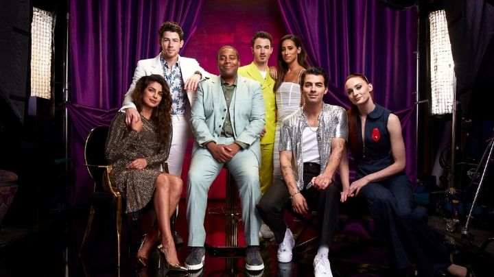 Los Jonas Brothers son blanco de burlas en su 'Family Roast' de Netflix