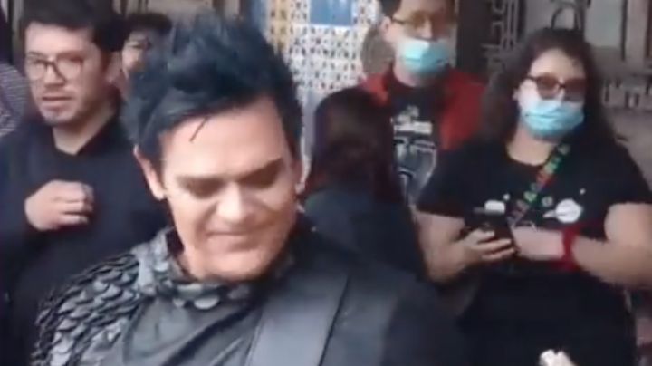 Richard Z. Kruspe de Rammstein sorprende a sus fans y “se echa un palomazo” en pleno Zócalo