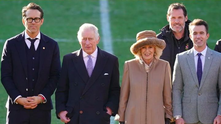 Rey Carlos III: Ryan Reynolds hace 'desatinada' broma sobre Meghan y Harry con Carlos y Camila