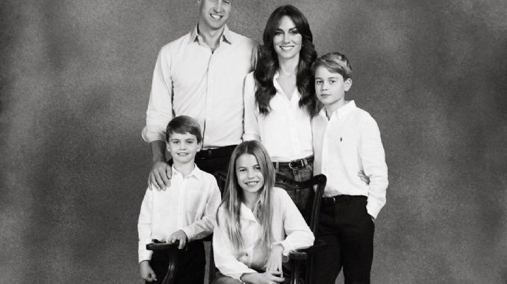 La familia de Kate Middleton y el príncipe William son criticados por un presunto fallo de Photoshop en la nueva foto navideña: ¿a uno le falta un dedo?