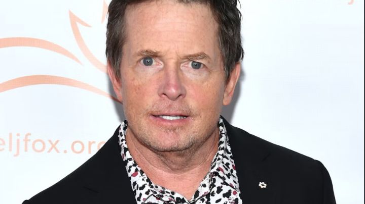 VIDEO: Michael J. Fox sufre caída en el escenario, así se encuentra