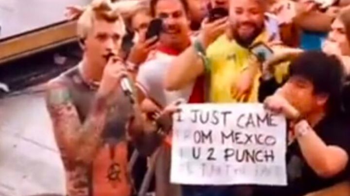 Machine Gun Kelly presume video donde golpea a fan mexicano en pleno concierto